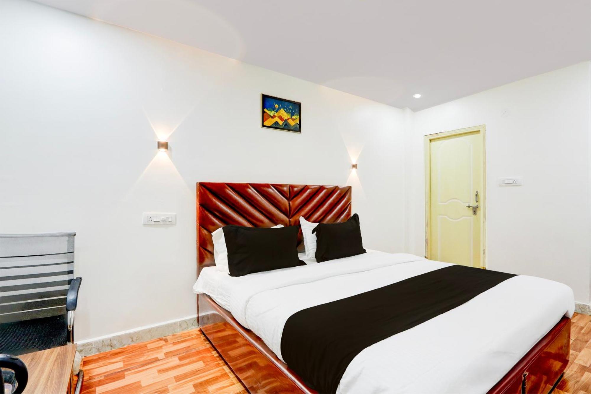 Hotel O Rms Grand Patancheru Екстериор снимка