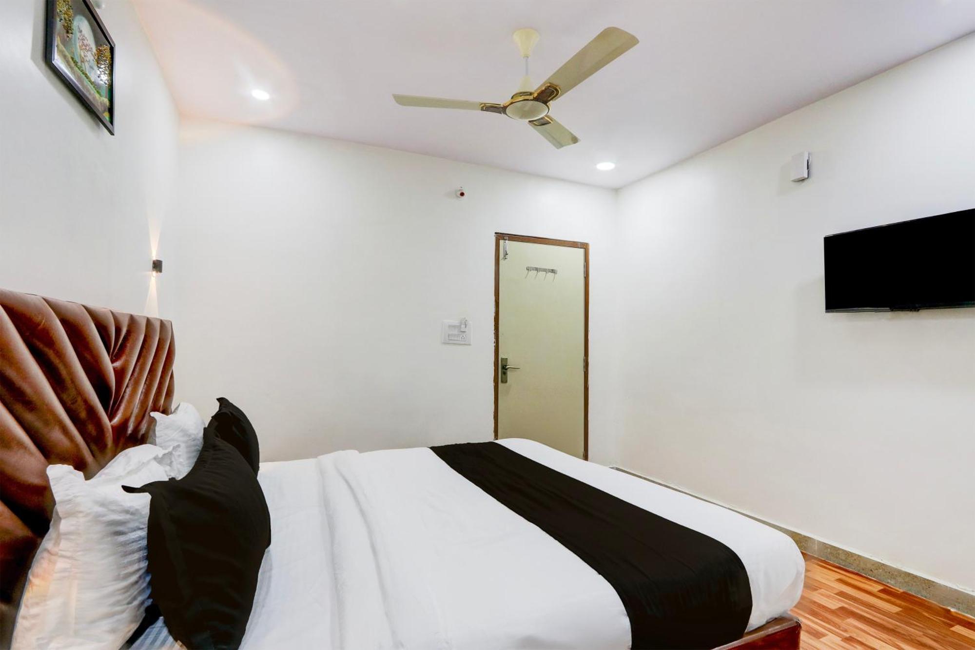 Hotel O Rms Grand Patancheru Екстериор снимка