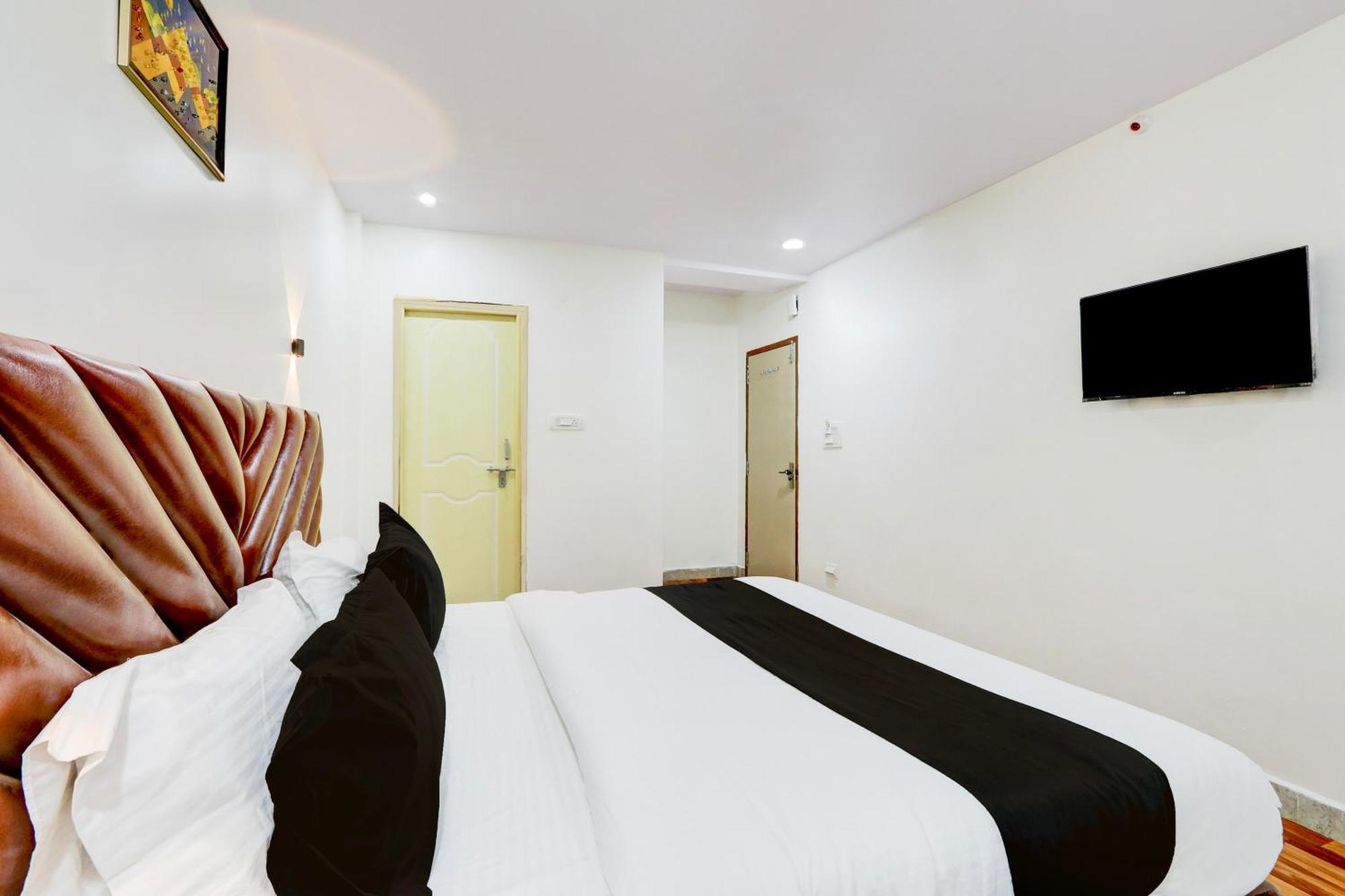 Hotel O Rms Grand Patancheru Екстериор снимка